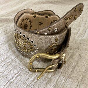 Kathy Van Zeeland Statement Piece Belt